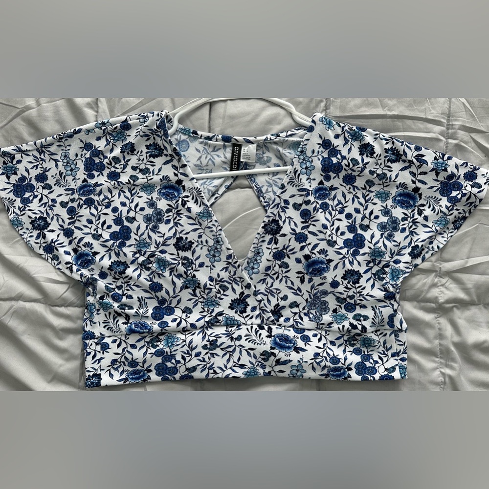 H&M Summer Floral Crop Top